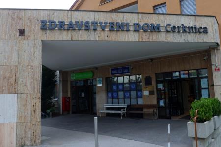 NAPIS ZDRAVSTVENI DOM CERKNICA 02 FOTO LJUBO VUKELIČ